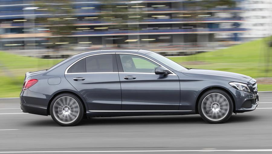  Mercedes-Benz C350 e Avantgarde Line 2016 года  (AU) (фото 4 из 11)